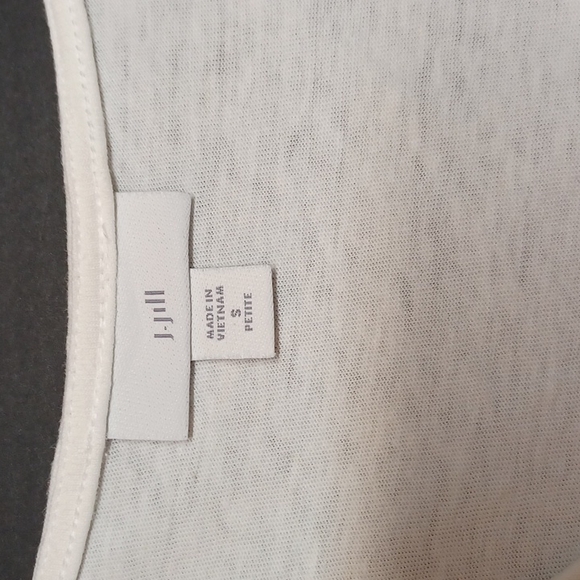 J Jill sleeveless tank with fringed bottom. sleeveless white size small - Picture 7 of 7